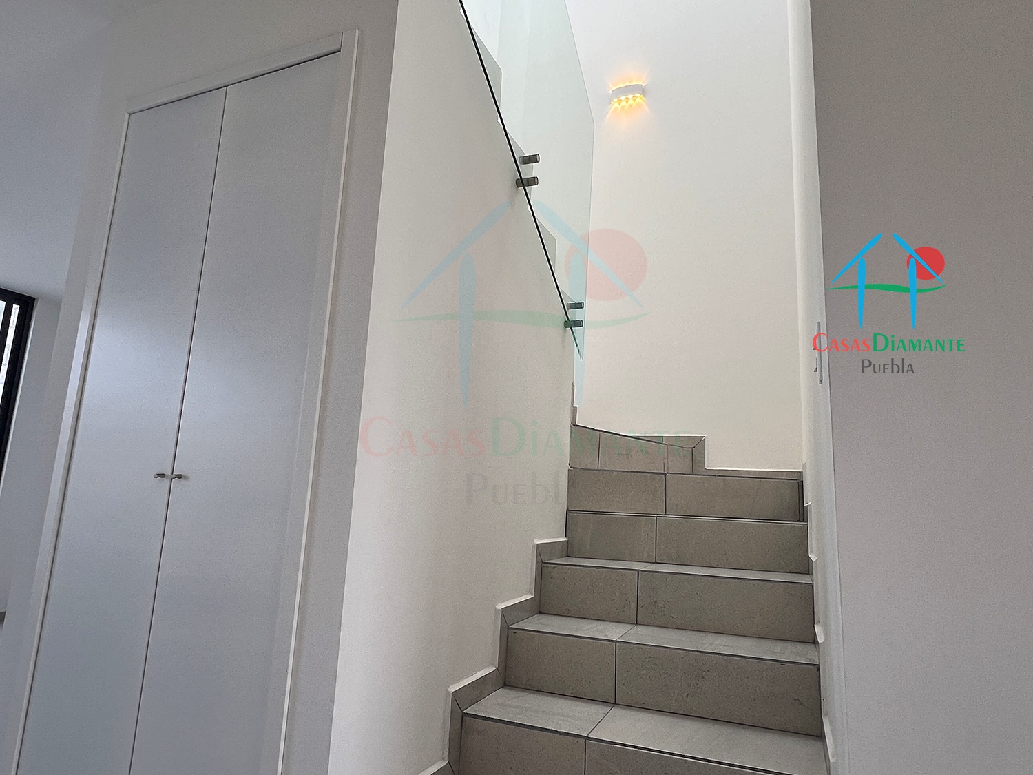 Parque Aguascalientes Casa Hugo EC - Escaleras 1